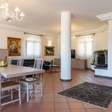 Villa Gialla *