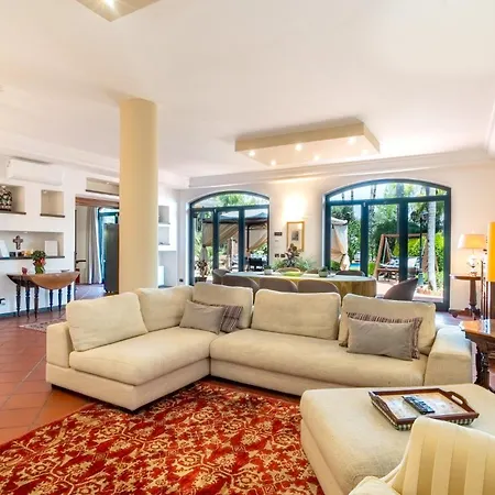 Villa Gialla - Private Padel Court Aci Catena