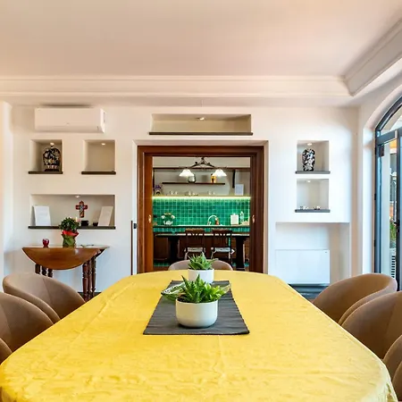 Gialla - Private Padel Court Villa