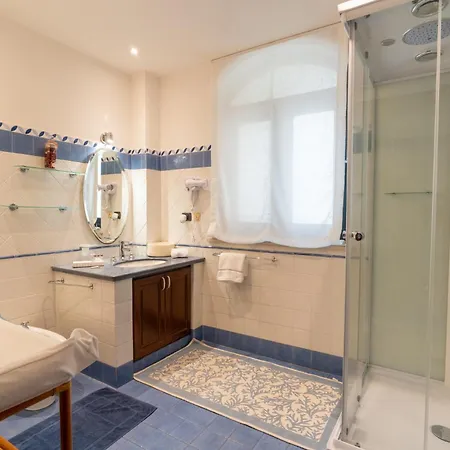 Gialla - Private Padel Court Villa