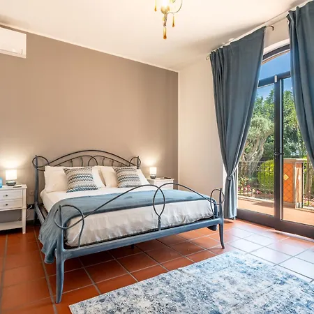 Gialla - Private Padel Court Villa *