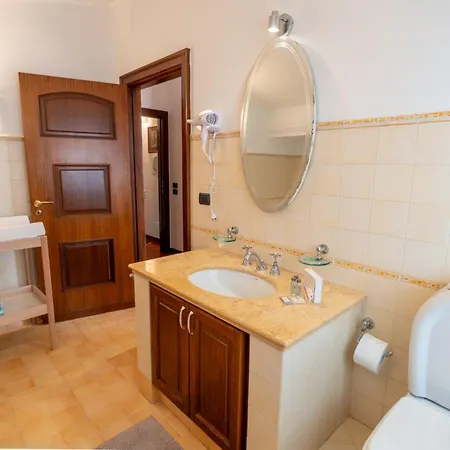 Villa Gialla - Private Padel Court Aci Catena
