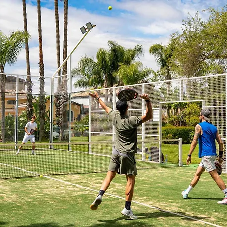 Gialla - Private Padel Court *