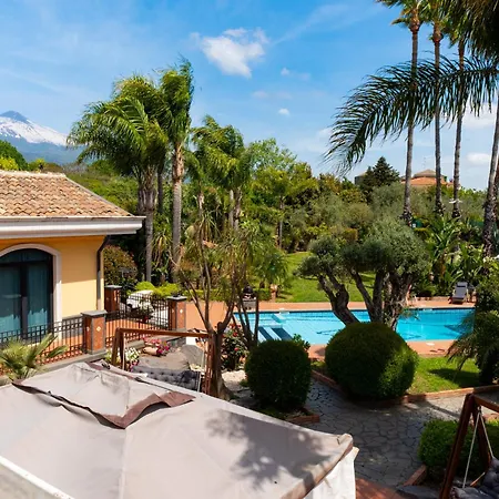 Gialla - Private Padel Court Villa *
