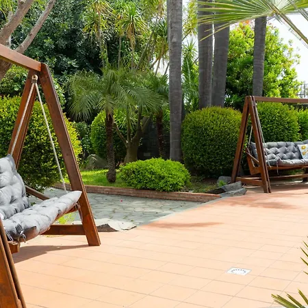Villa Gialla - Private Padel Court Aci Catena